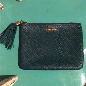 GiGi  All in One Clutch